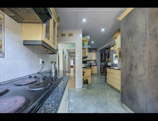 4 BEDROOM HOUSE FOR SALE IN WESTVILLE